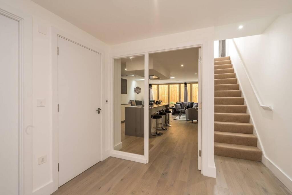 Luxurious & Modern Townhouse In Hammersmith Apartamento Londres Exterior foto